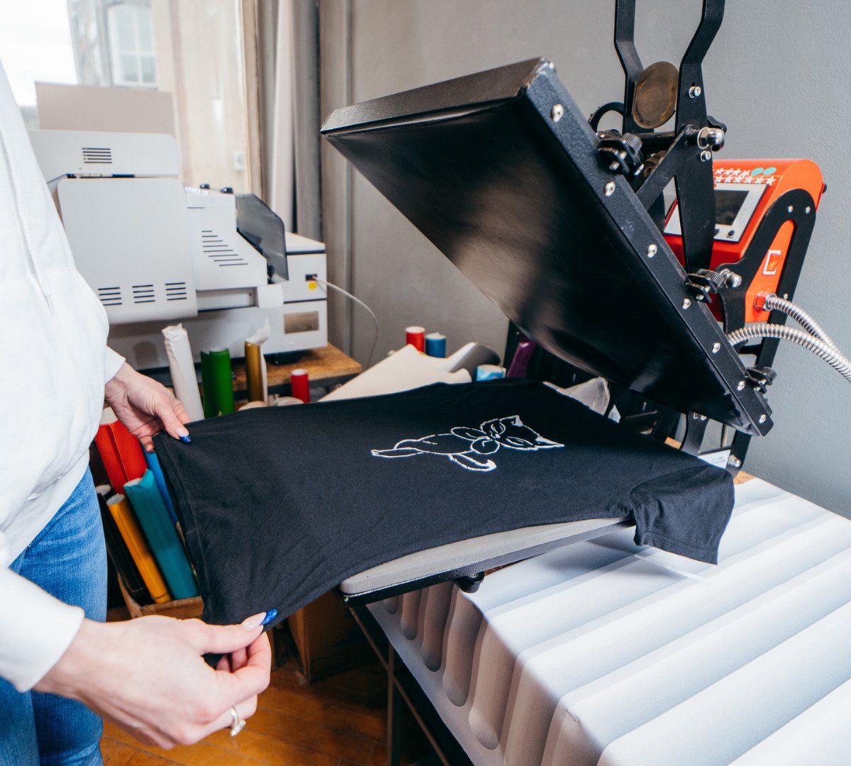 6 Tips and Tricks to Make Heat-Press Decorating on T-Shirts Easier at Home - Threadsy