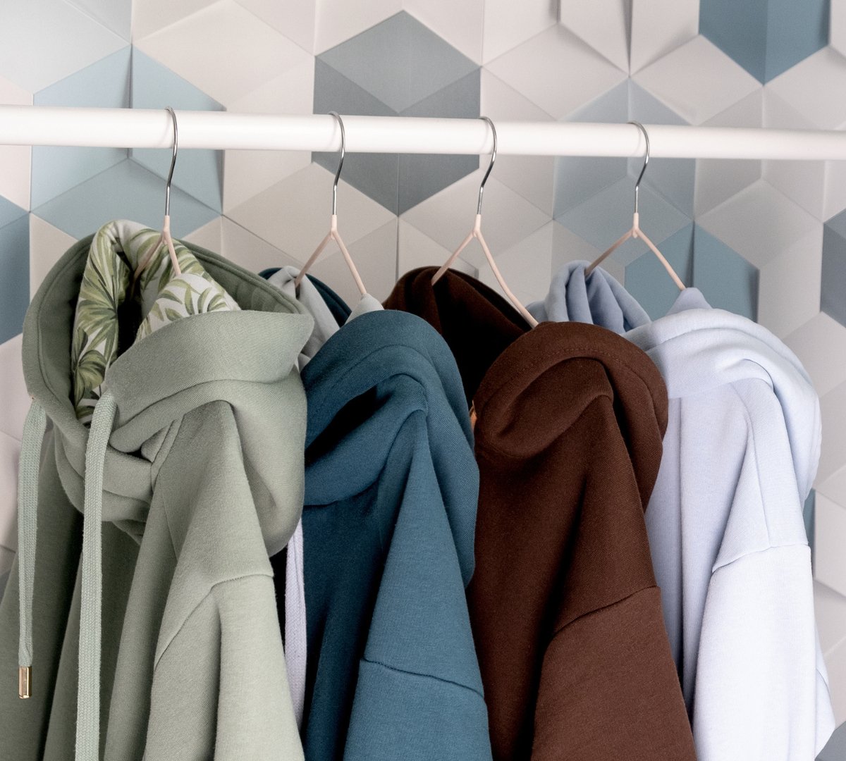 7 Ways to DIY a Fleece Sweatshirt Into a Brand-New Basic - Threadsy